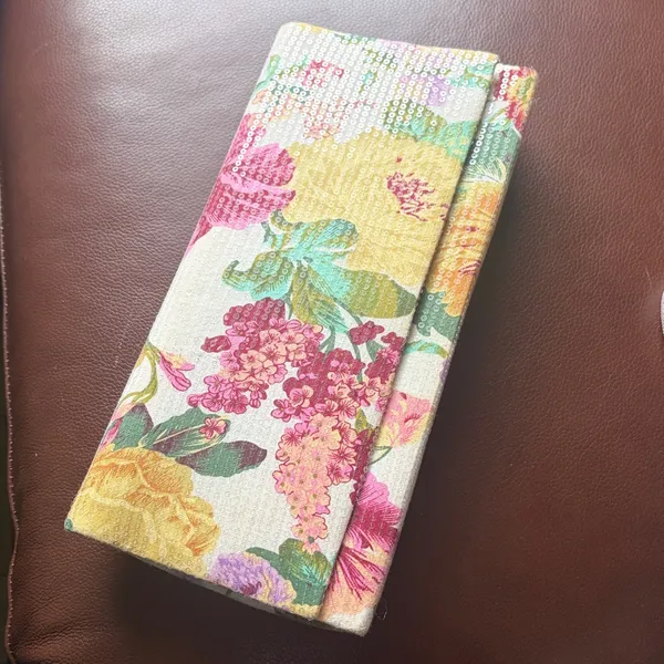 Victorian style Tapestry sequence floral clutch Pink - Image 10