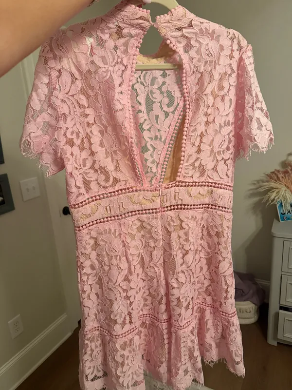 Mock Neck Scalloped Edge Open Back Pink Size L - Image 4