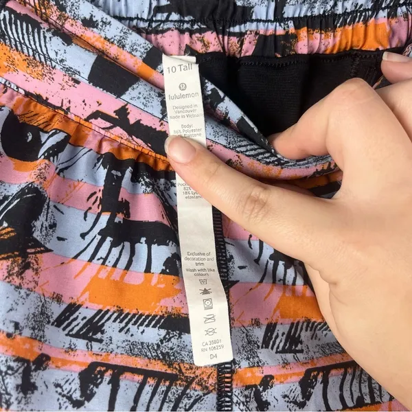 Lululemon Hotty Hot Multi Shorts size 10 tall Black Blue Orange print - Image 2