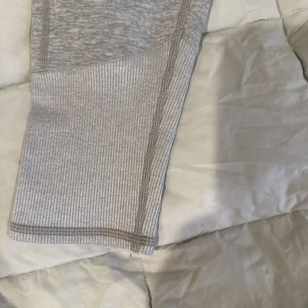 Alo Yoga High Waist Womens Leggings Size M RN 87320 Compression GREY & WHITE - Image 4