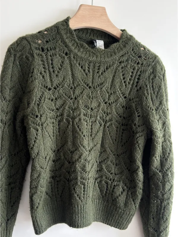 H&M Divided Women's Olive Green NWOT Knit Wool Blend Sweater Medium - Image 4