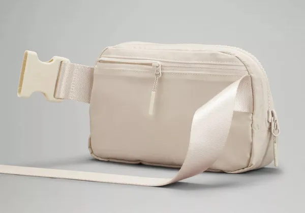 Lululemon Everywhere Belt Bag - Image 2