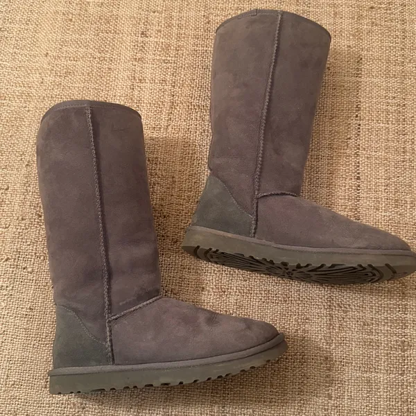 UGG Women's Classic Tall Gray Winter Boot Size US 8 - Image 2