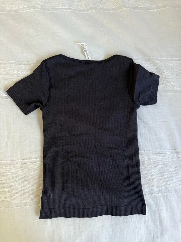 Lululemon Black Ebb To Street Short Sleeve padded tshirt - Image 3