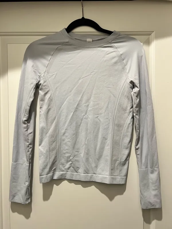 Amazon Women’s Long Sleeve Workout Top - Image 4