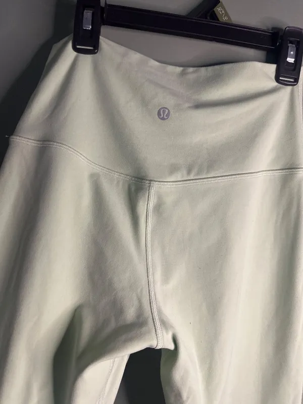 Lululemon High Rise Leggings Size 6 Light Green Yoga Running Gym Athleisure - Image 2