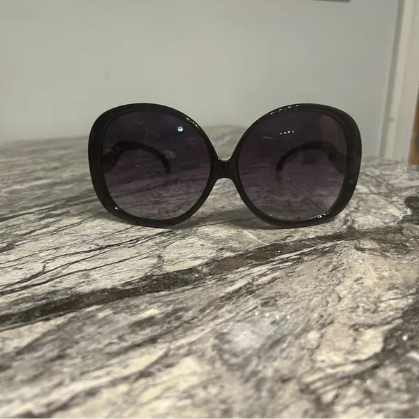 Black Oversized Sunglasses - Image 2
