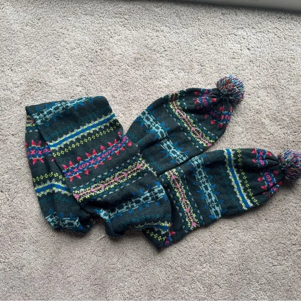 2011 American Eagle Outfitters dark gray & colorful knit scarf - Image 2