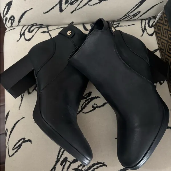 Giani Bernini Women's Trumann Memory Foam Block Heel Dress Booties #9 - Image 2