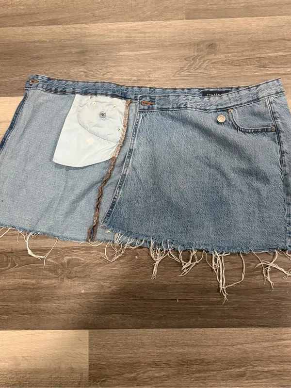 Aeropostale Womens Blue Denim Mini Wrap Skirt Pockets Frayed Hem Size 6 - Image 3