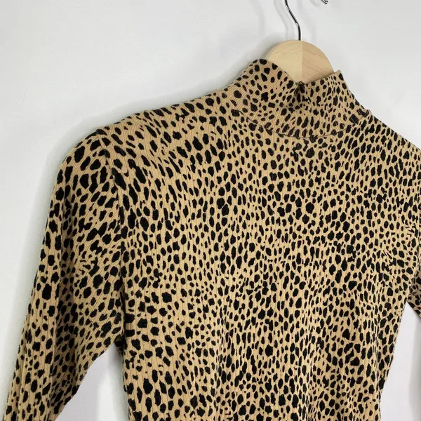 Brandy Melville Brown Black Cheetah Print Crop Top Women's One‎ Size OS - Image 4