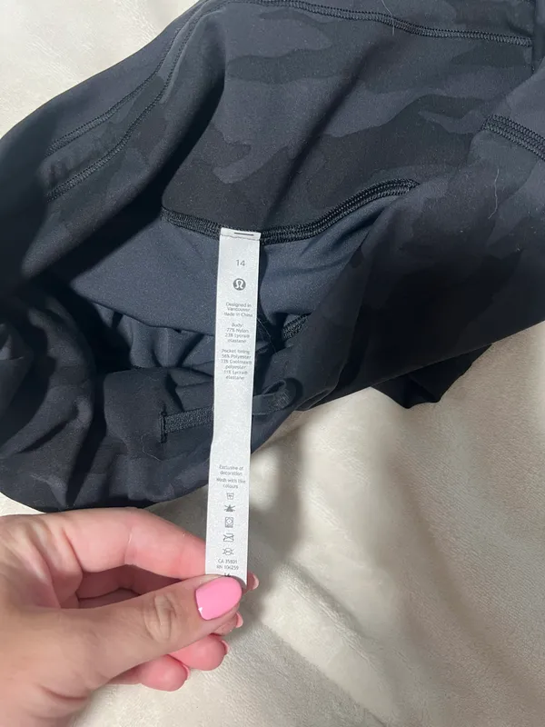 Lululemon Leggings Camo Grey - Image 4