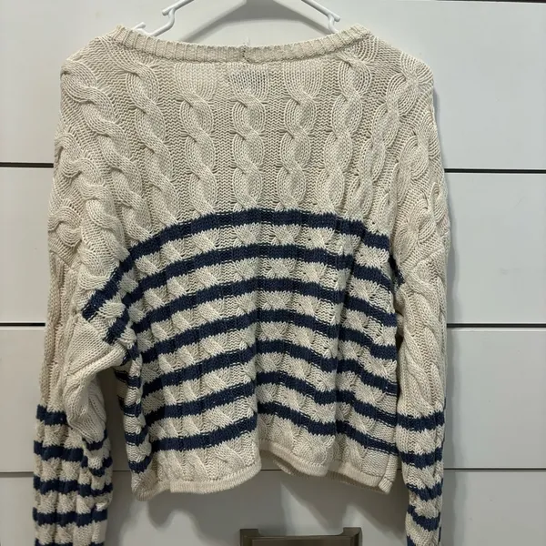 American Eagle Cropped Cable-Knit Sweater Stripe - Image 3