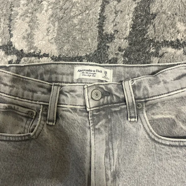 Abercrombie Jeans - Image 3