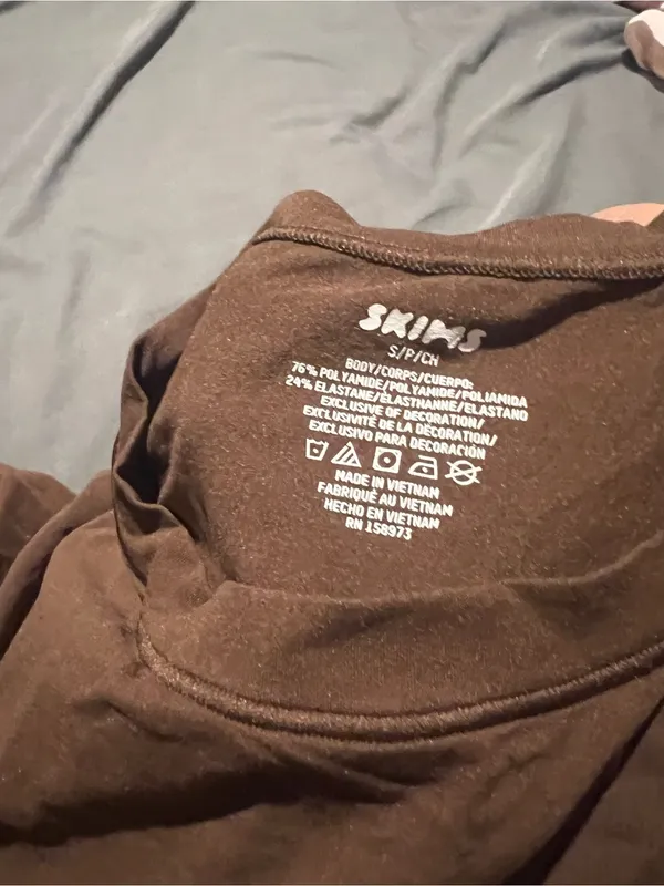 Skims fits everybody brown long sleeve top - Image 8