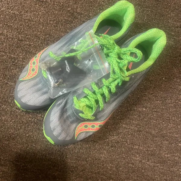 Saucony Neon Green and Gray Athletic Shoes woman size 5.5 - Image 2