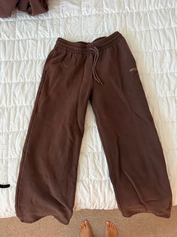 Aritzia Brown Sweat Set - Image 5
