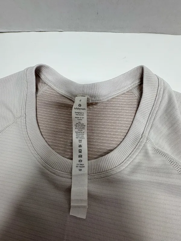 Lululemon Swiftly Tech‎ Short Sleeve Shirt - Size 6. - Image 6