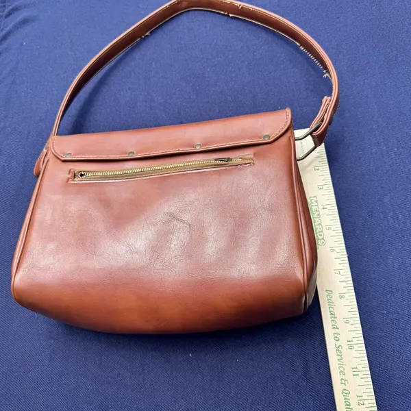 Vintage 70s Cognac Brown Leather Shoulder Bag with Gold Turn Lock - Image 7