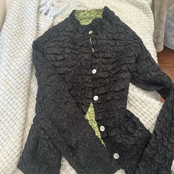 Green and black scrunchy vintage 90’s button down top - Image 7