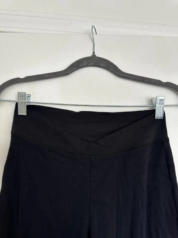 JOLYN Black Crossover Flare Leggings - Image 3