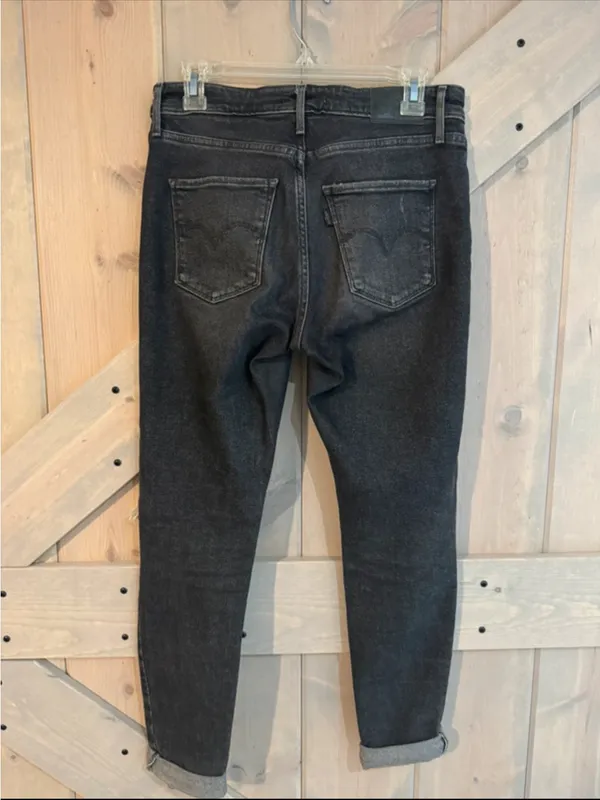 Levi's 721 High Waisted Distressed Black Jeans Sz 28 - Image 7