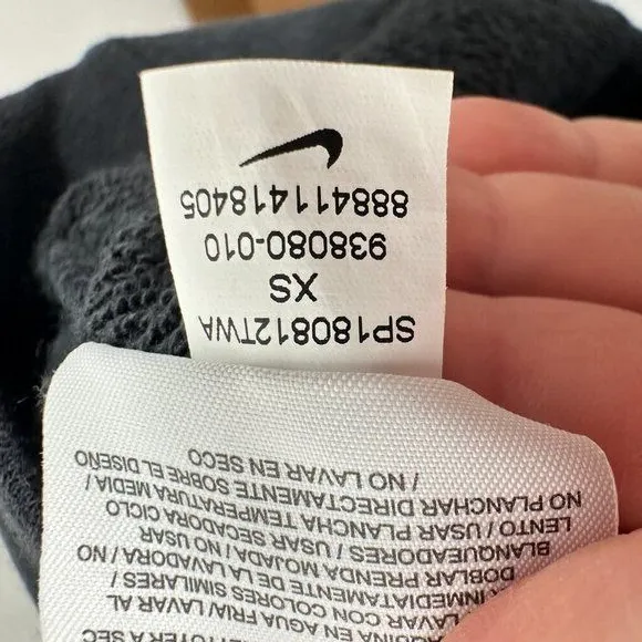 Nike Women's‎ Size XS Black Crewneck Sweatshirt Logo Pockets Casual Outdoors - Image 3