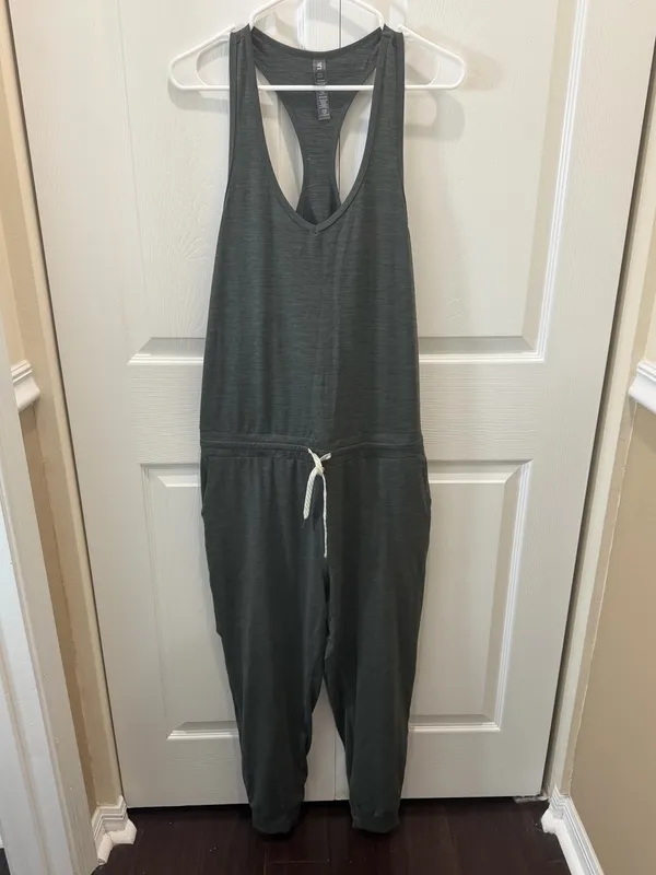 Vuori Lux Razorback Jogger Jumpsuit Large - Image 2
