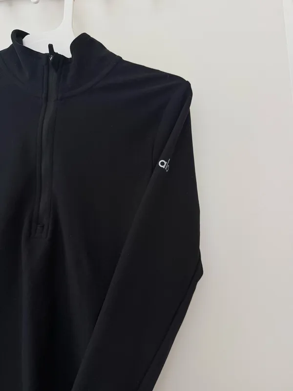 Alo Yoga Long Sleeve Top - Image 4