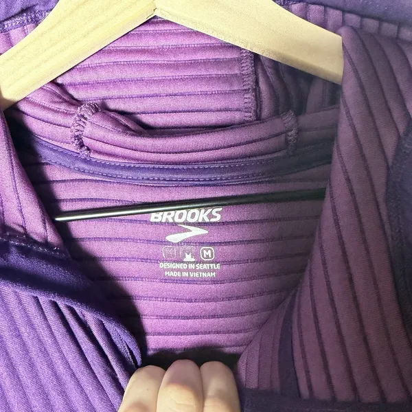 Brooks Running Fly By Zip-Up Hoodie Jacket Purple size M - Image 4