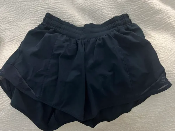 Lululemon Hotty Hot Low-Rise Short 4” - Image 3