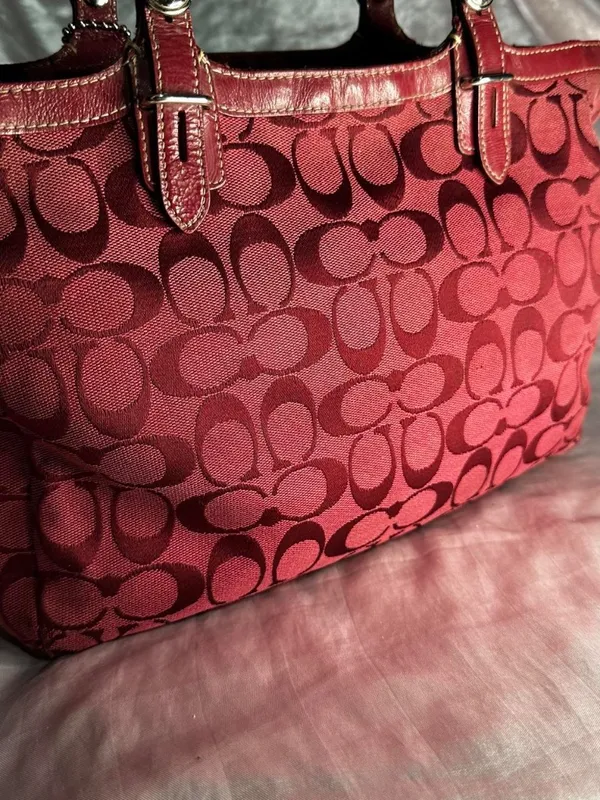 RARE Vintage Y2K Coach Signature Burgundy Tote and Matching Wallet - Image 2