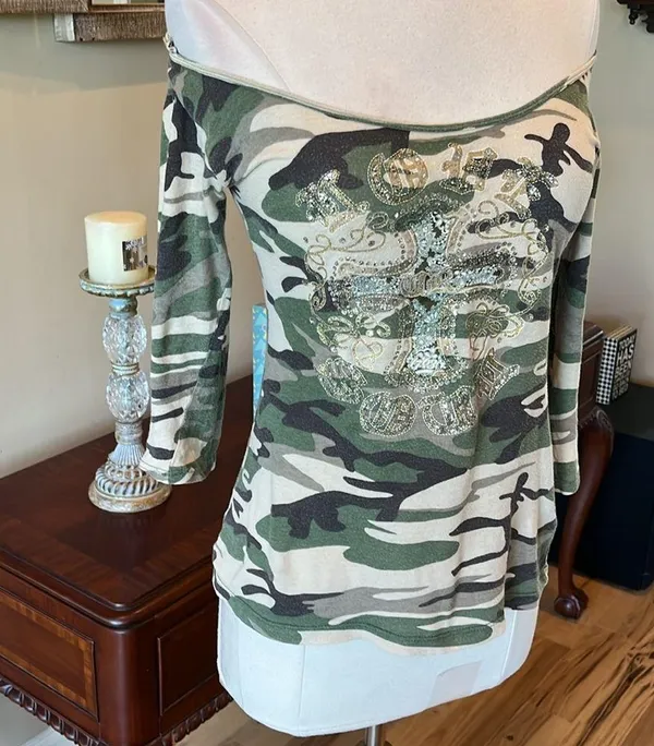 Wet Seal Camo Off Shoulder Shirt - Image 7