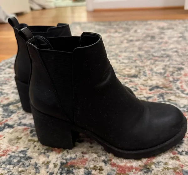 Dirty Laundry black leather booties - Image 2