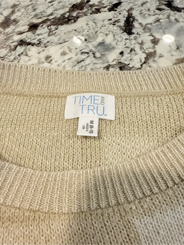 Time and Tru Cream Relaxed Knit Sweater Medium Side Slit - Image 4