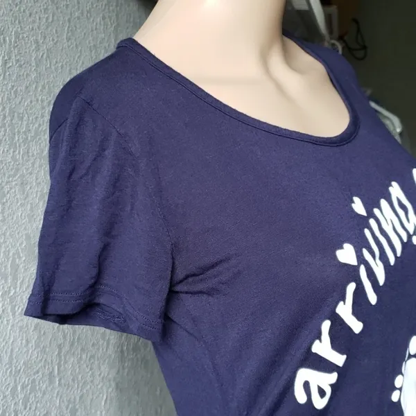 Graphic Maternity tee arriving soon size small Blue - Image 4