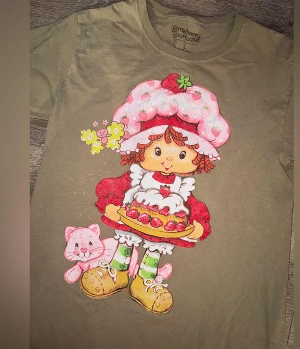 Strawberry shortcake 2023 graphic tee Green - Image 2