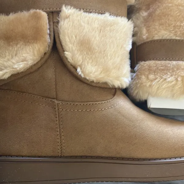 Brand new boots 5 1/2 Size 5.5 - Image 2
