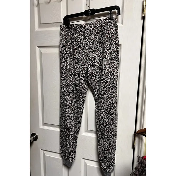Secret Treasures Womens Leopard Print Pajama Jogger Pants Grey Tan Size M 8-10‎ - Image 2
