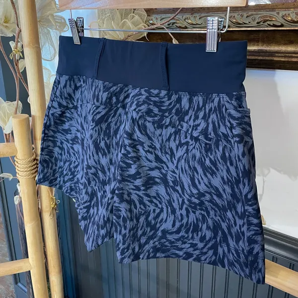 Athleta Trekkie North Printed Lynx Smooth Top Pull On Athletic Shorts Sz 12 💚🎀 - Image 8