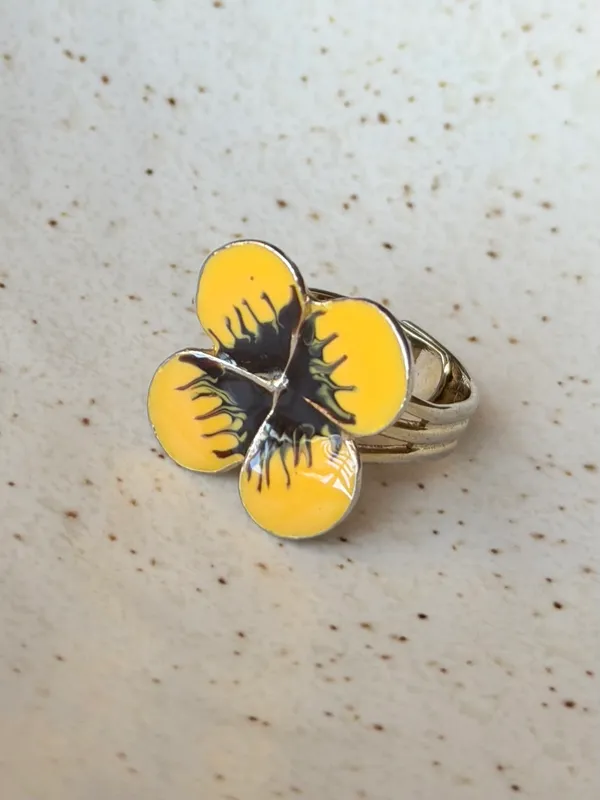 Boutique Cute fairy cottage flower adjustable ring🌼 - Image 4