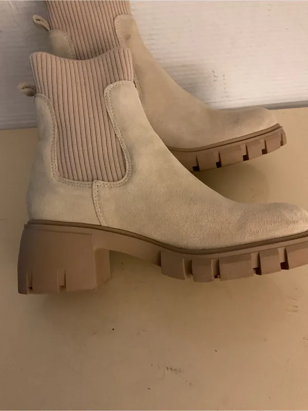 Steve Madden women Beige Suede Sock Chelsea Platform Boots US 7.5 - Image 11