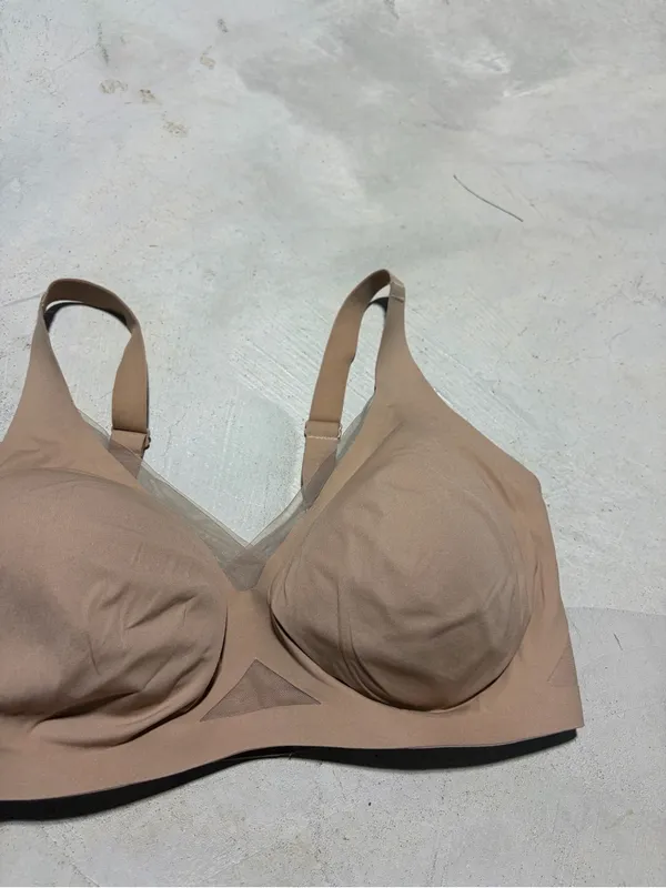 Honeylove nude wireless bra 36DDD(F)/G Size undefined - Image 5