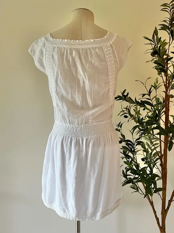 Y2K Hollister Women’s White Cotton Gauze Crochet-Trim Peasant Top dress - Image 4