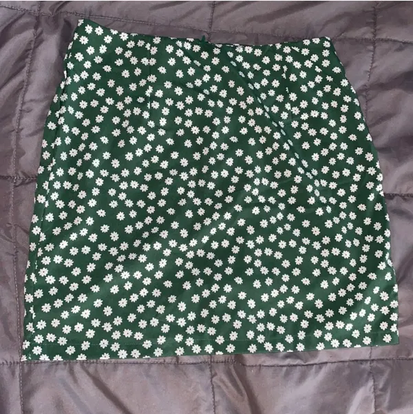 Zaful Green Floral Crop Top And Mini Skirt Set - Image 4