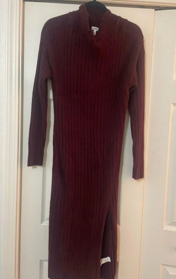 BUTTERCREAM SWEATER DRESS in Berry (Maroon) - Image 5