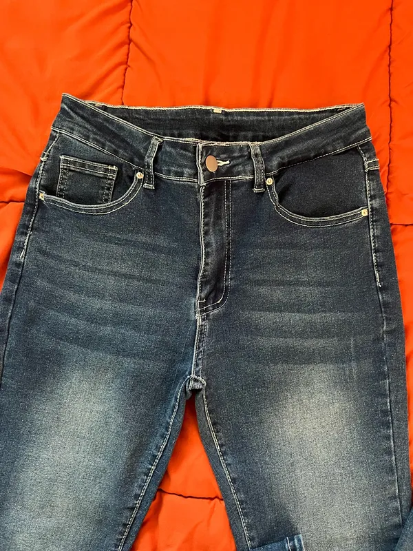 Shein Dark Wash High-Waisted Flare Jeans - Image 3
