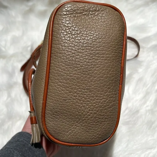 Dooney & Bourke Pebble Grain Drawstring Bucket Bag‎ Crossbody Fisherman Core B89 - Image 5