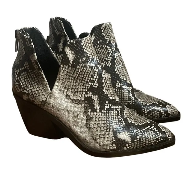 Vince Camuto Gigietta Ankle Booties Snakeskin Pointed Toe Block‎ Heel Grey sz 7 - Image 3