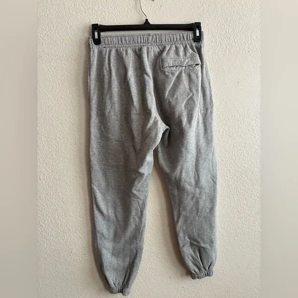 Nike Sportswear Club Fleece Joggers Sweatpants Light Grey S - Image 2